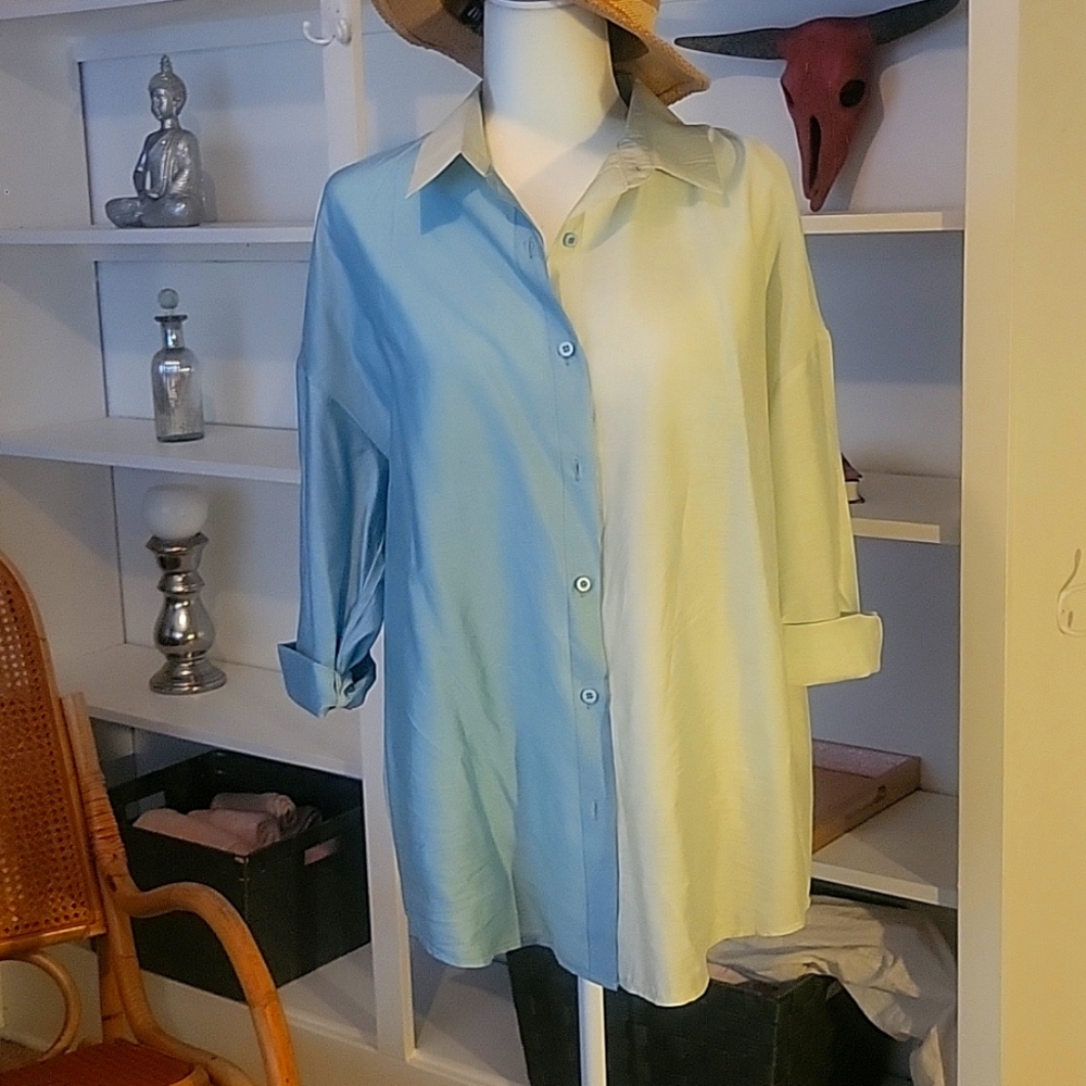 Super cute color block blouse